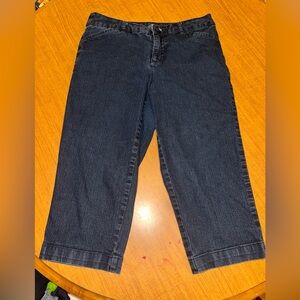 St. John’s bay women’s Capri jeans size 8